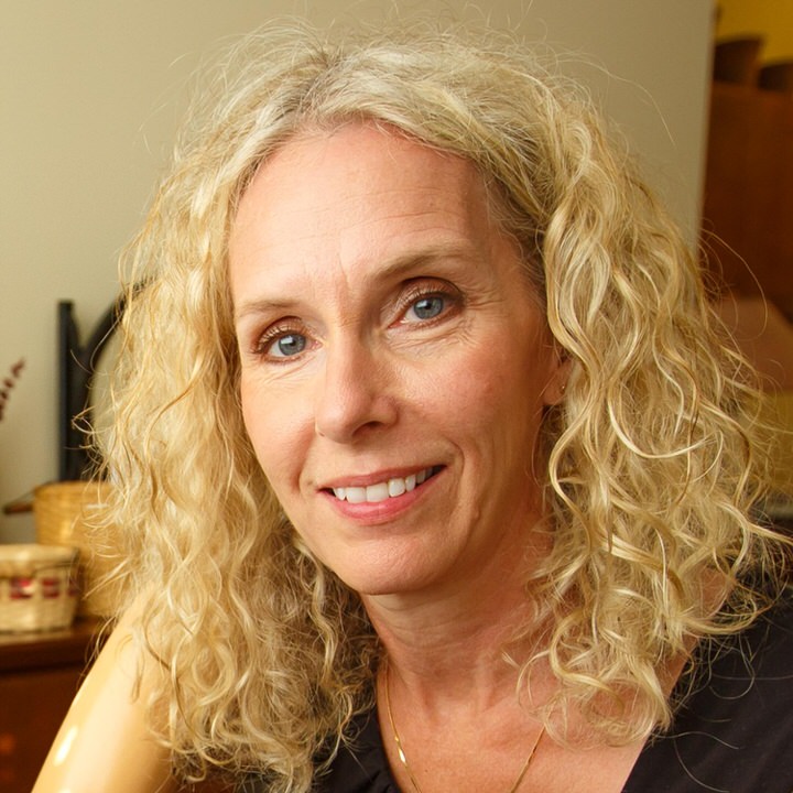 Sherri Whittaker Headshot
