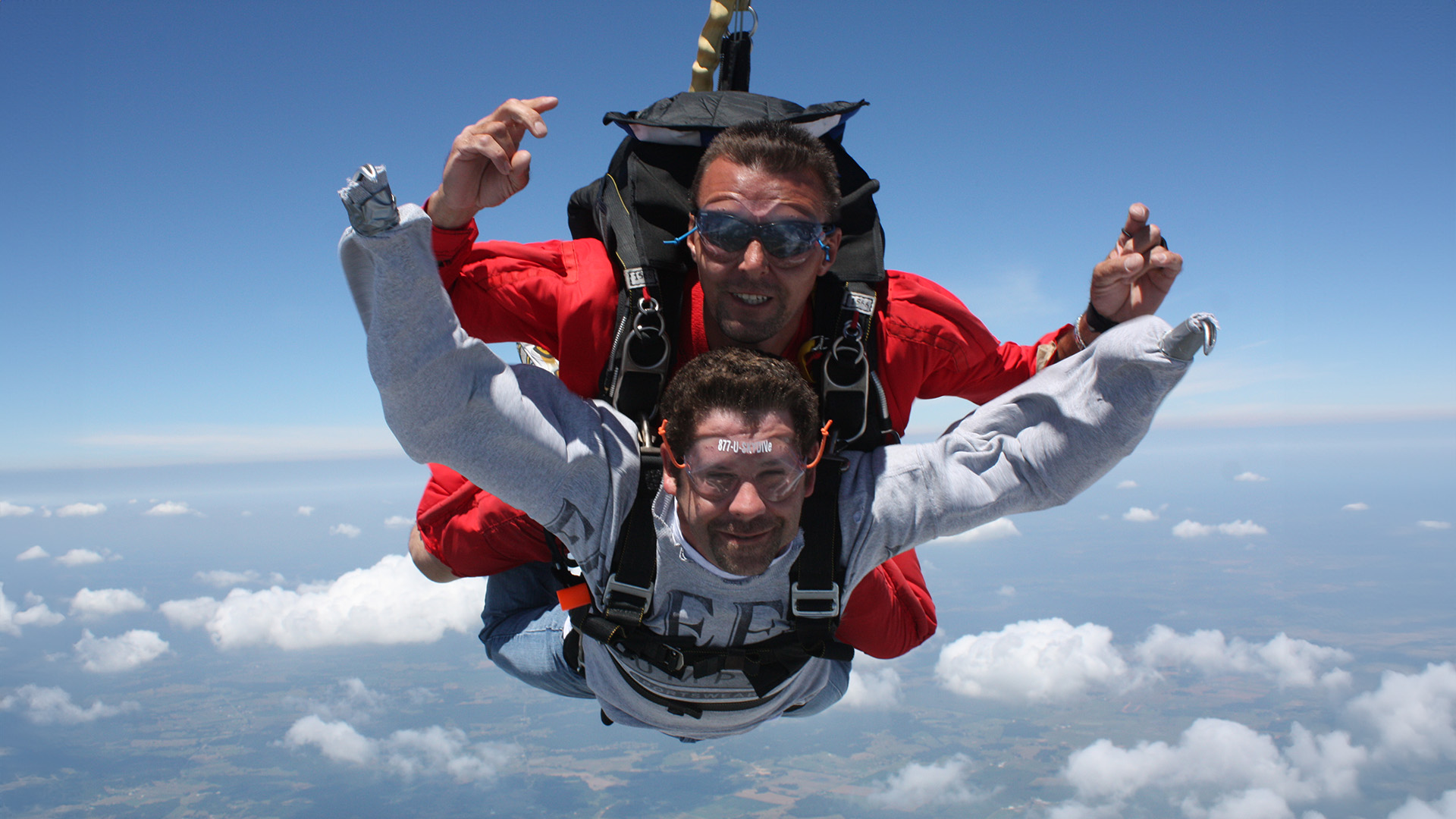 Jason Koger Skydiving with his prostheses.