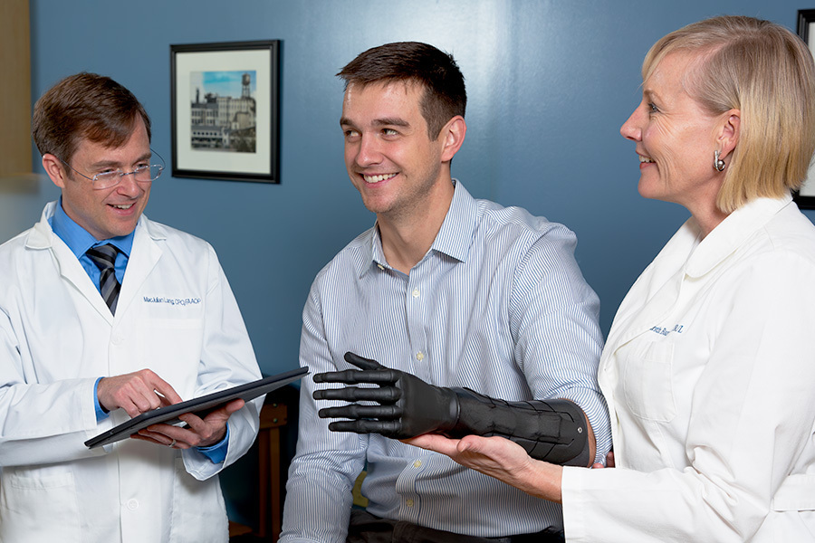 Suction socket with clinical team-Listing