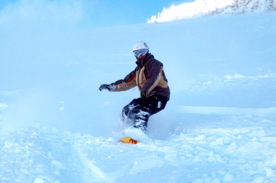 Tom Snowboarding (1)